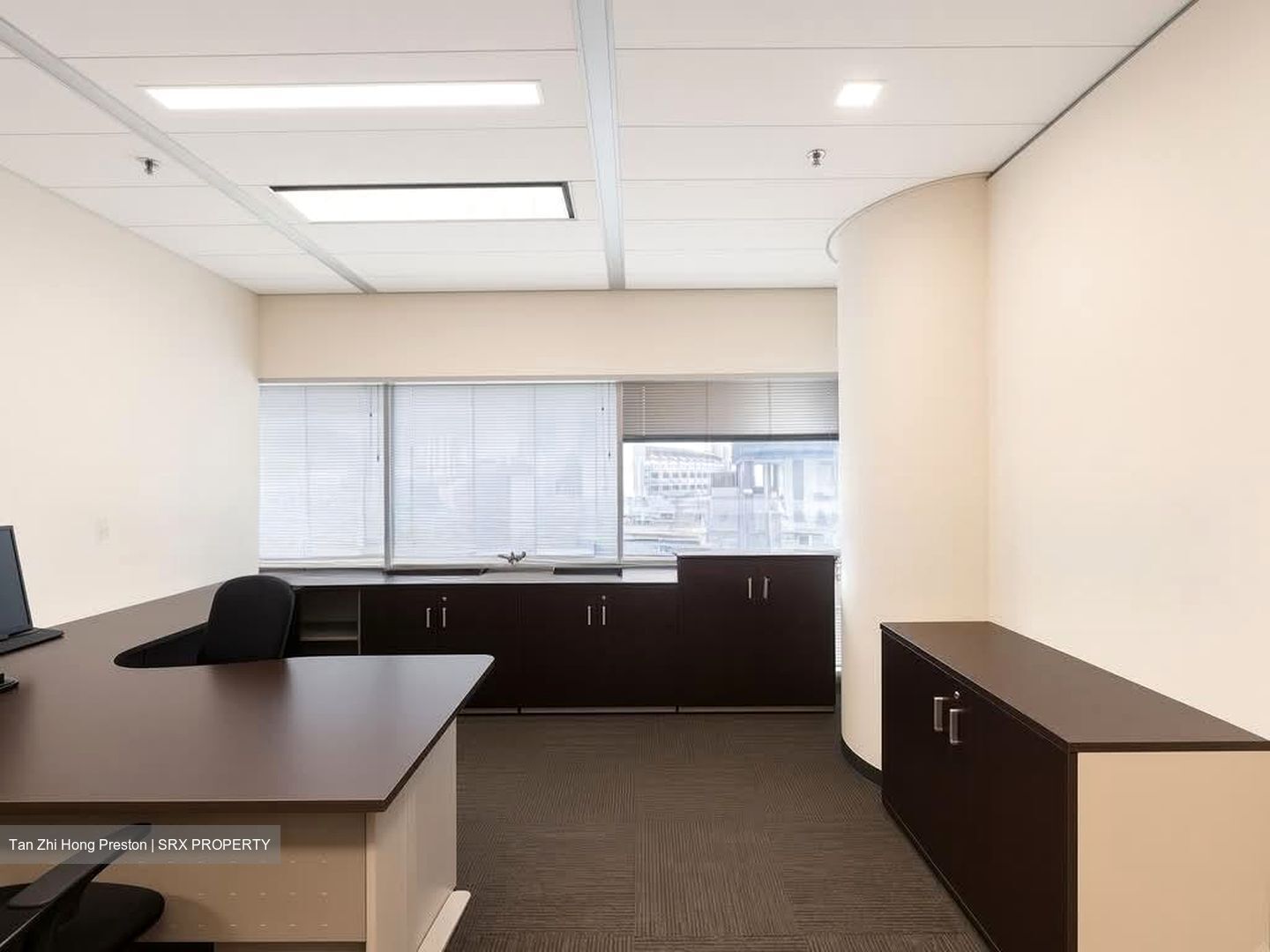 Gateway East (D7), Office #627358081
